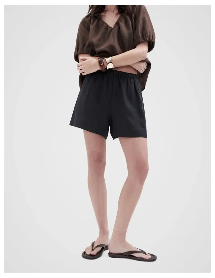 Unison Essential Linen Short in Black