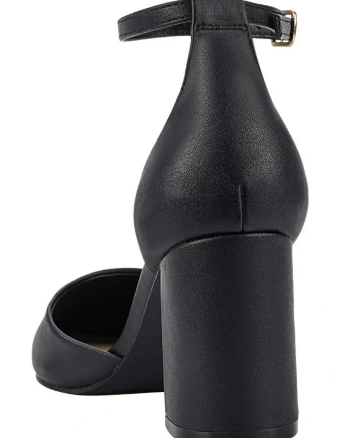 Verali Eli Closed Toe Block Heels in Black