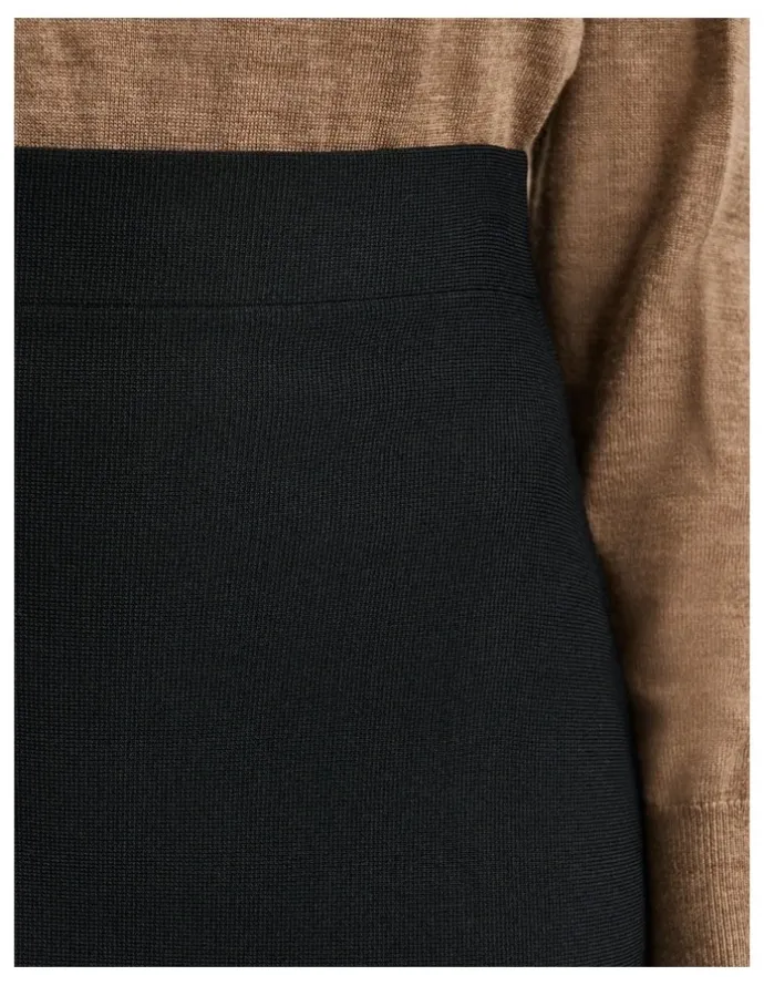 Veronika Maine Milano Pencil Skirt in Black