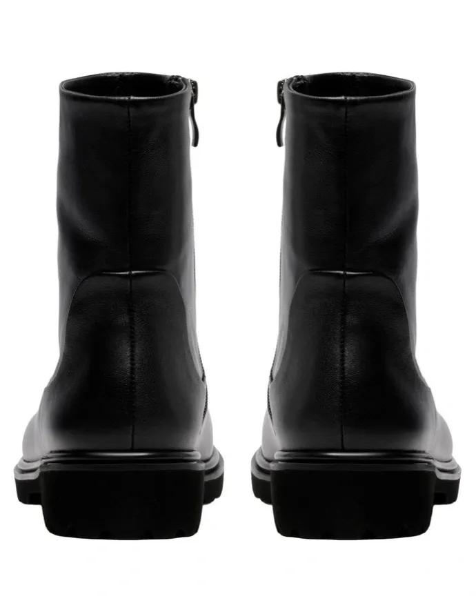 1978W Peri Ankle Boot in Black