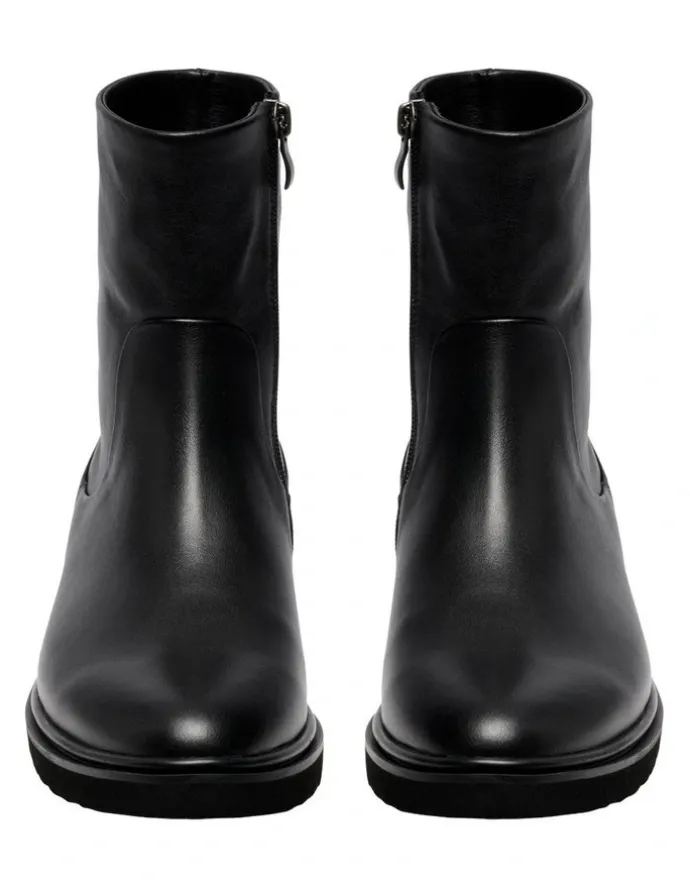 1978W Peri Ankle Boot in Black