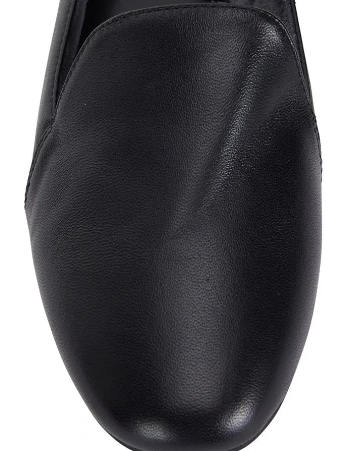 Wide Steps Castle Flat Shoes in Black Glove
