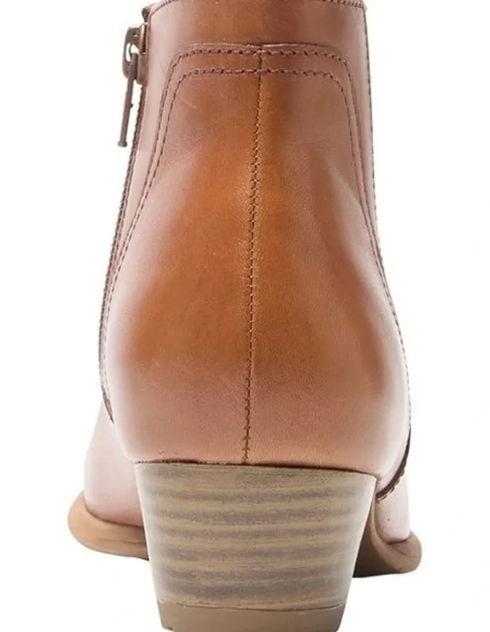 Wide Steps Delmar Boots in Mid Brown Leather