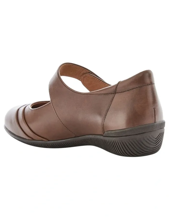 Wide Steps Winston Sandals in Brown Glove