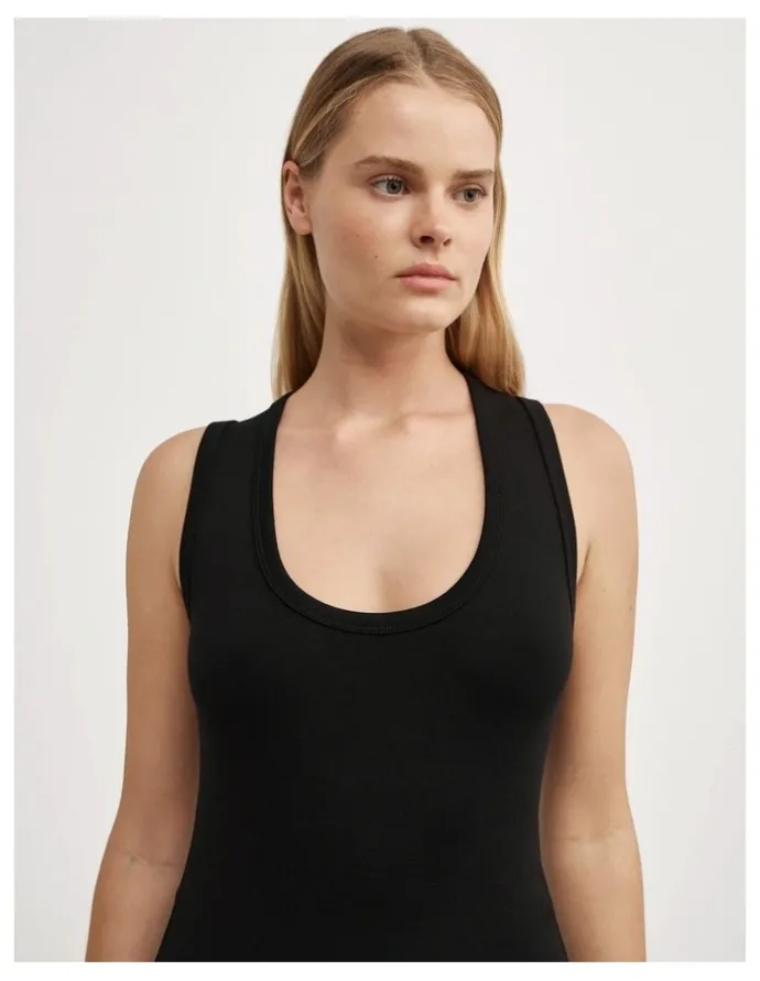 Witchery U-neck Tank Top in Black