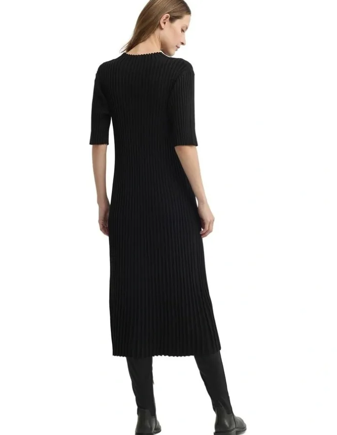 Yarra Trail Oak Knit Dress in Black